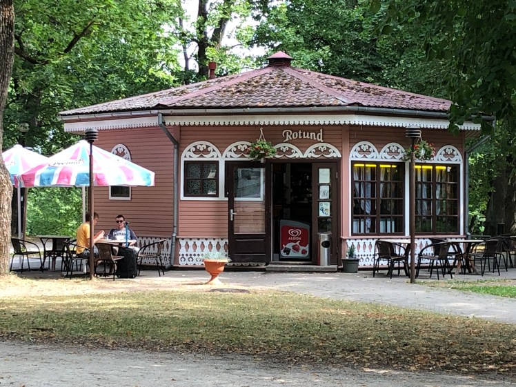 5D7A17D2-7A84-4075-965E-AAA367A91CC8